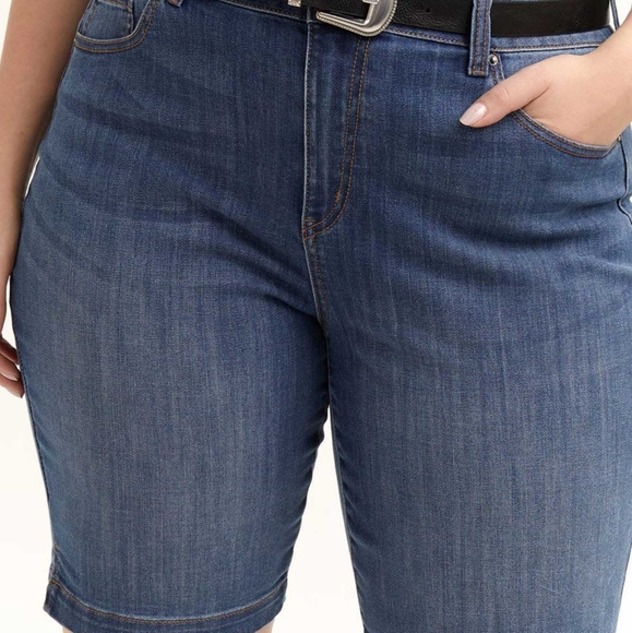 d/C Jeans | Slightly Curvy Bermuda Shorts - Picture 5 of 10